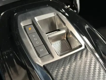 Photo 11 Peugeot 208  1.2 Hybrid 110 Allure e-DCS6 Radars Carplay