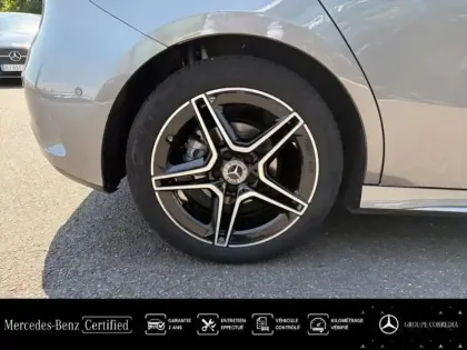 Photo 14 Mercedes Classe A  180 136ch AMG Line