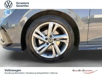 Photo 9 Volkswagen Golf  1.5 eTSI OPF 130ch R-Line DSG7