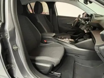 Photo 12 Peugeot 208  e- 136 Style Camera 180 Carplay Led