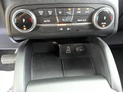 Photo 13 Ford Kuga  2.5 Duratec 190ch FHEV E85 ST-Line X BVA