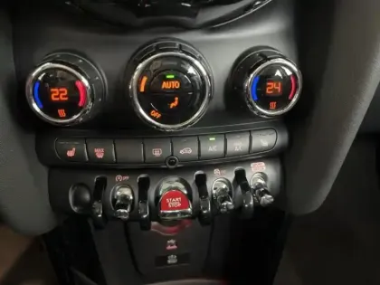 Photo 10 Mini Mini  5 Portes Cooper 136ch Edition Premium BVA7