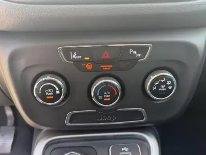 Photo 9 Jeep Compass  2.0 MultiJet II 140ch Longitude 4x4