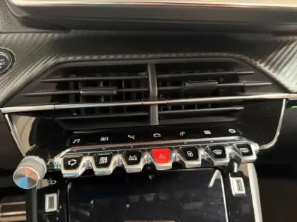 Photo 13 Peugeot 208  1.2 100 S&S GT EAT8 Carplay GPS Full Led