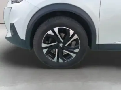 Photo 10 Peugeot 2008  1.2 PureTech 130ch S&S Allure EAT8