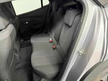 Photo 9 Peugeot 2008  e- 136ch Style