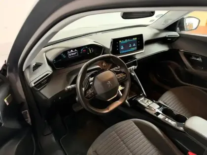 Photo 7 Peugeot 2008  e- 136ch Style