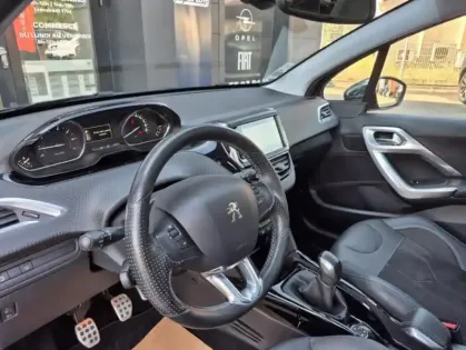 Photo 19 Peugeot 2008 1.2 Puretech 110 S&S Crossway
