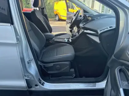 Photo 26 Ford Kuga 1.5 TDCi 120ch Stop&Start Titanium 4x2 Euro6.2