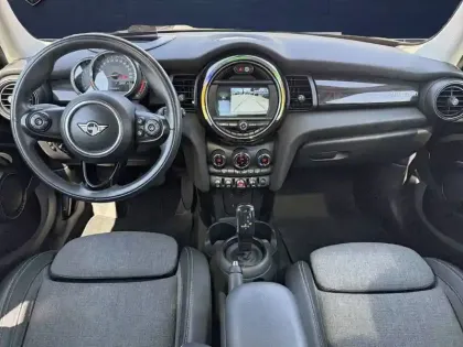 Photo 12 Mini Mini Hatch 5 Portes Cooper 136 ch BVA7