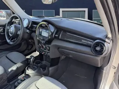 Photo 18 Mini Mini Hatch 5 Portes Cooper 136 ch BVA7