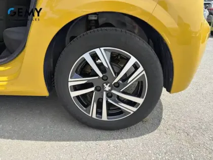 Photo 10 Peugeot 208  PureTech 100 S&S BVM6
