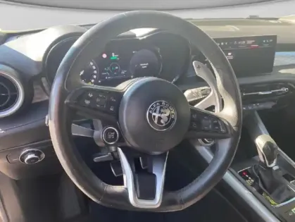 Photo 11 Alfa Romeo Tonale  1.5 Hybrid 130ch Edizione Speciale TCT