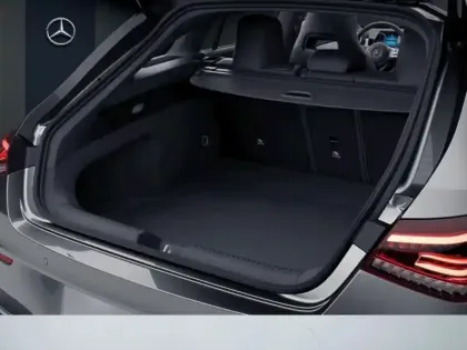 Photo 8 Mercedes CLA  250 e Shooting Brake AMG L