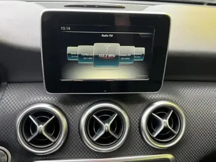 Photo 11 Mercedes Classe A A 200 Urban BA 156 ch