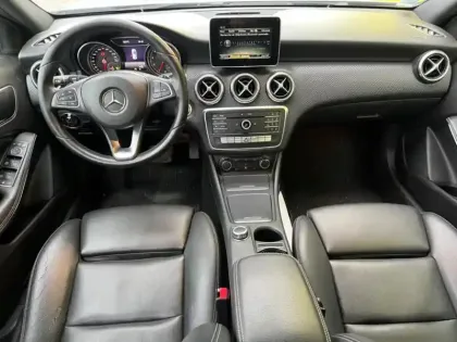Photo 10 Mercedes Classe A A 200 Urban BA 156 ch