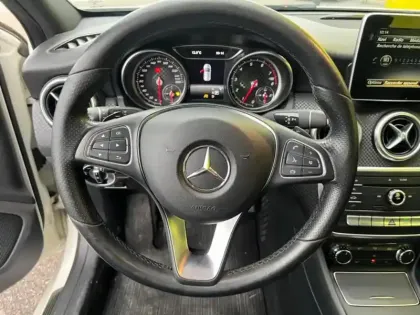 Photo 15 Mercedes Classe A A 200 Urban BA 156 ch