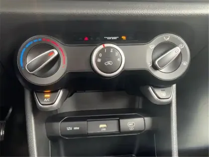 Photo 44 Kia Picanto 1.0 DPI 63 CH BVM5