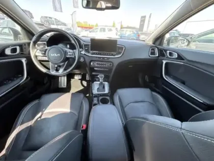 Photo 13 Kia Xceed  1.6 GDi 105ch + Plug-In 60.5ch Premium DCT6