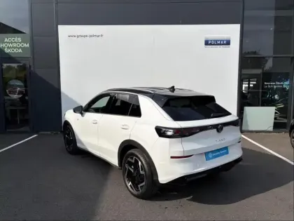 Photo 16 Volkswagen T-roc  1.5 eTSI 150ch R-Line DSG7