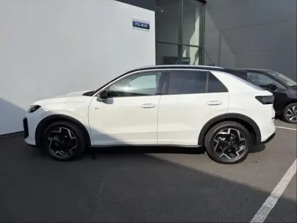 Photo 17 Volkswagen T-roc  1.5 eTSI 150ch R-Line DSG7