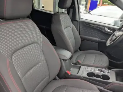 Photo 10 Ford Kuga  2.5 Duratec 190ch FHEV E85 ST-Line BVA