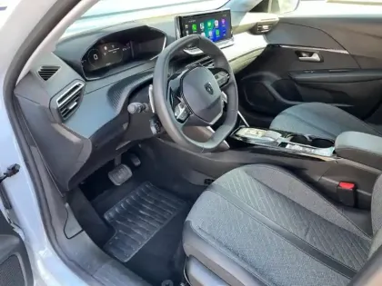 Photo 11 Peugeot 208  1.2 Hybrid 110ch Allure e-DCS6
