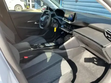 Photo 9 Peugeot 208  1.2 Hybrid 110ch Allure e-DCS6