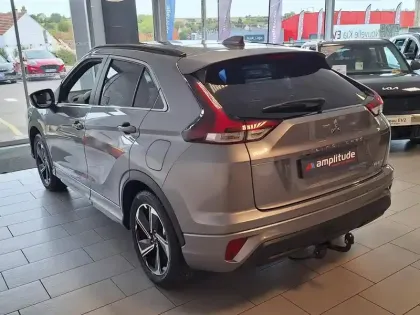 Photo 21 Mitsubishi Eclipse  Cross 2.4 MIVEC PHEV 188ch Instyle 4WD