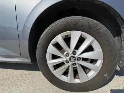 Photo 8 Skoda Kamiq  1.0 TSI Evo 2 116ch Selection