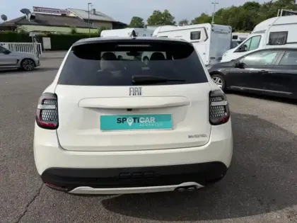 Photo 6 Fiat 600  1.2 Hybrid Turbo 145ch La Prima eDCT6