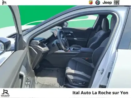 Photo 8 Jeep Compass  1.2 Turbo T3 145ch e-Hybrid First Edition BVR6