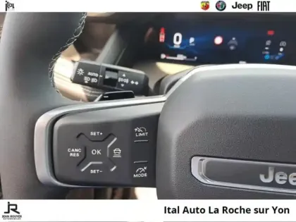 Photo 12 Jeep Compass  1.2 Turbo T3 145ch e-Hybrid First Edition BVR6