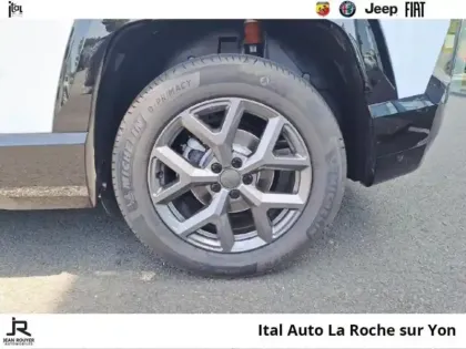 Photo 10 Jeep Compass  1.2 Turbo T3 145ch e-Hybrid First Edition BVR6