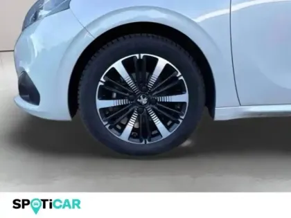 Photo 9 Peugeot 208  1.2 PureTech 82ch E6.c Signature 5p