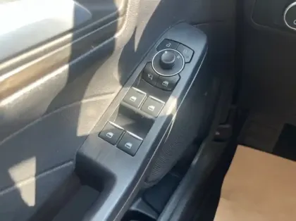 Photo 5 Ford Kuga 2.5 Duratec 180ch Hybrid FlexiFuel Titanium Business Powershift