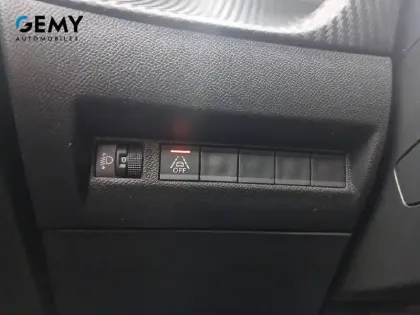 Photo 20 Peugeot 2008  PureTech 100 S&S BVM6