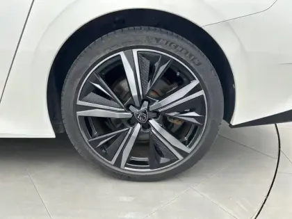 Photo 12 Peugeot 308  SW PHEV 225 e-EAT8