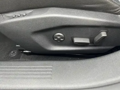 Photo 18 Peugeot 308  SW PHEV 225 e-EAT8