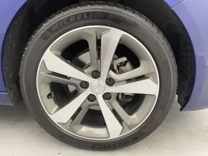 Photo 16 Peugeot 308  PureTech 130ch S&S EAT8