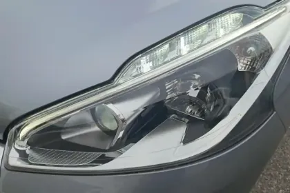Photo 32 Peugeot 208  PureTech 82ch S&S BVM5 6.2 Evap