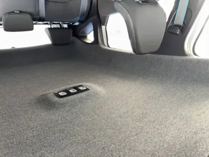 Photo 37 Renault Captur  E-Tech full hybrid 160 ch