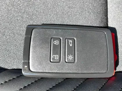 Photo 9 Renault Captur  E-Tech full hybrid 160 ch