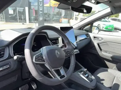 Photo 30 Renault Captur  E-Tech full hybrid 160 ch