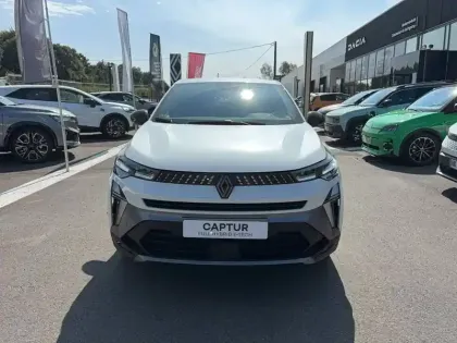 Photo 7 Renault Captur  E-Tech full hybrid 160 ch