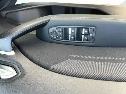 Photo 26 Renault Captur  E-Tech full hybrid 160 ch