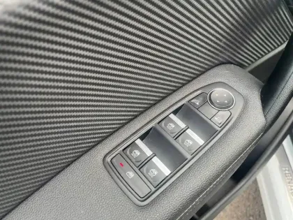 Photo 19 Renault Captur  E-Tech hybride 145