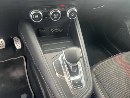 Photo 37 Renault Captur  E-Tech hybride 145