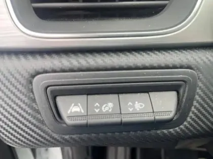 Photo 47 Renault Captur  E-Tech hybride 145