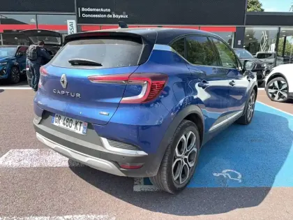 Photo 8 Renault Captur  E-Tech full hybrid 145